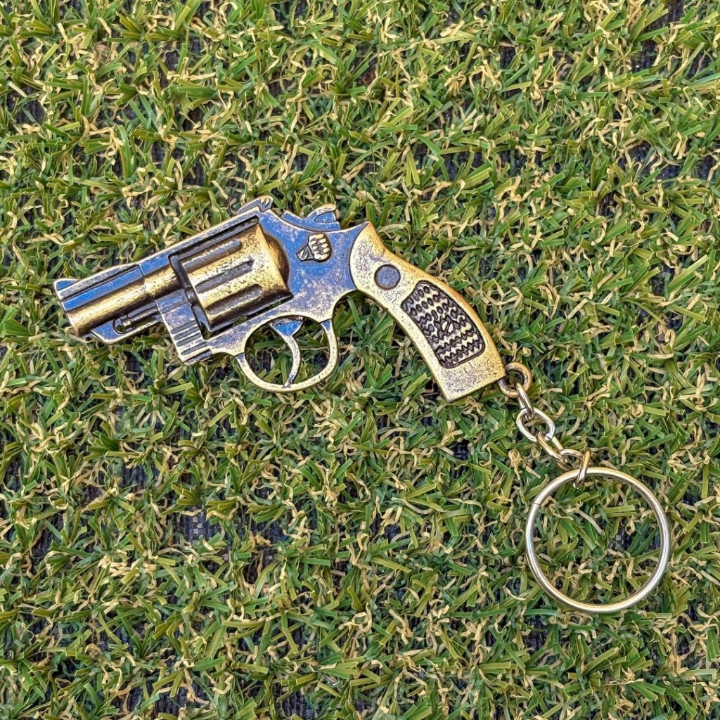 Chaveiro Revólver 38 Dourado