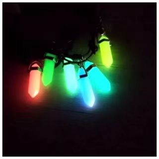 Colar luminoso moda de Corrente de Couro com Pingente de Pedra Natural Hexagonal – Toque Moderno