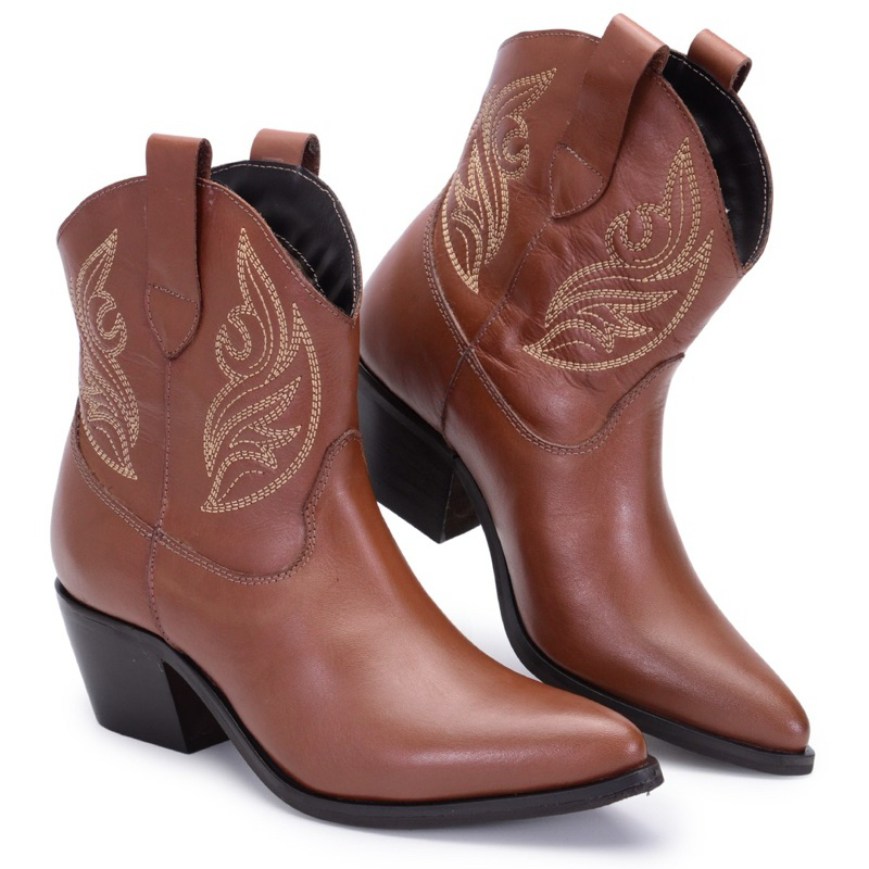 bota feminina couro cano curto botinha bico fino salto em Oferta na Shopee