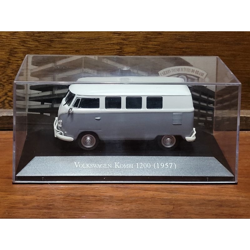 VW Volkswagen Kombi 1200 1957 - Coleção Carros Inesquecíveis do Brasil - Carrinho Miniatura 1/43