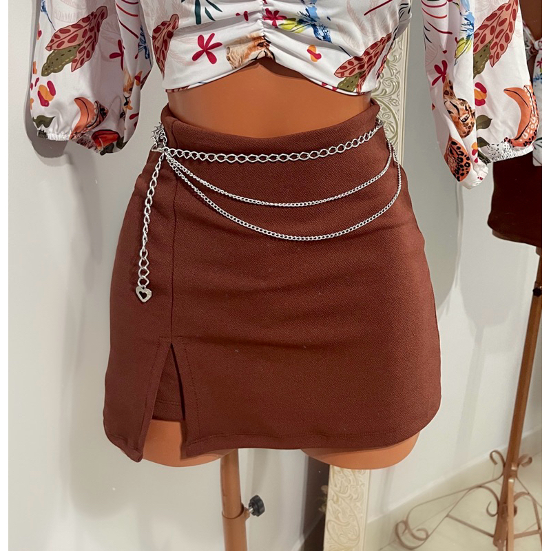 SHORT SAIA CINTURA ALTA FENDA LATERAL MODA VERAO. LOOK NATAL ,RÉVEILLON VERMELHA PRETO MARROM AZUL ROSA NUDE — imagem 2 de 2