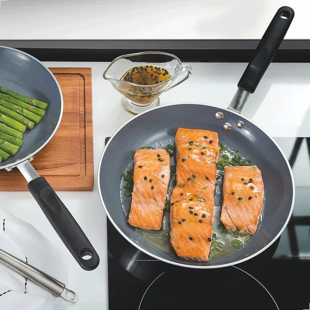 Frigideira Tramontina Profissional Alumínio Cabo Aço Inox Baquelite Resistência Antitérmica 32cm 3,1L em Oferta na Shopee