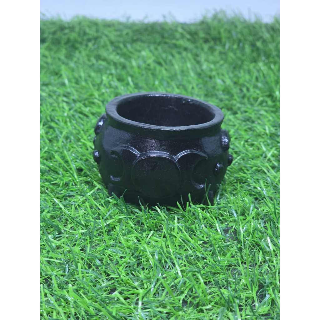 Incensário e Porta Vela Caldeirão de Bruxa na Cor Preta 6.5 cm em Resina Esoterismo em Oferta na Shopee