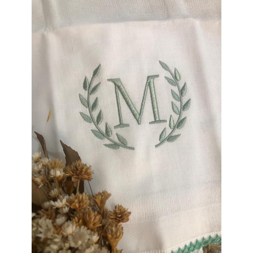 Fralda frauda de passeio bordada nome personalizado Enxoval bebê menino menina Brasão Folhas Letra