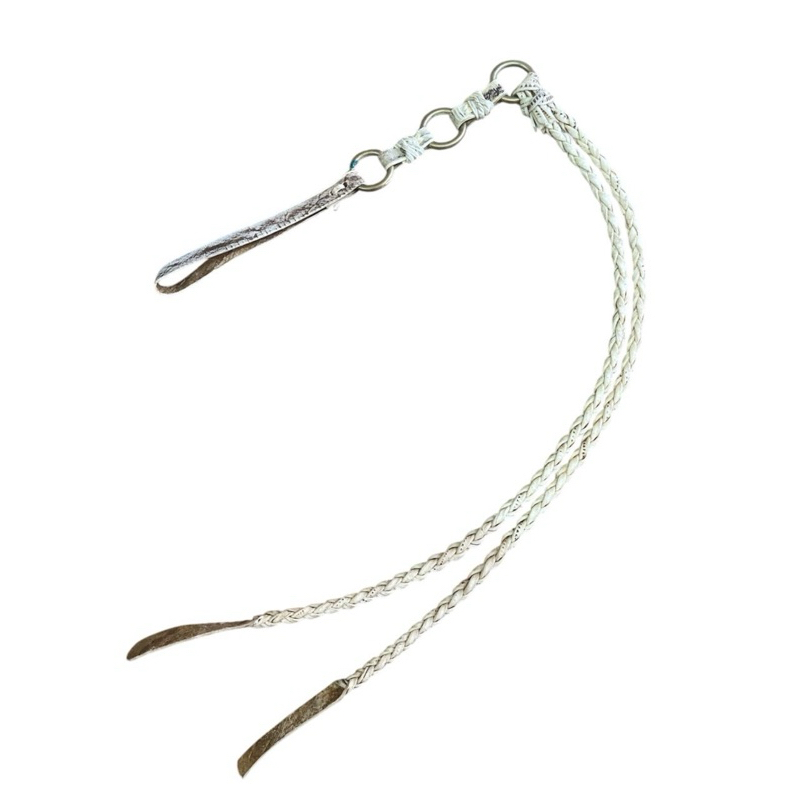 Chicote Rebenque Couro Cru,3  de metal,Argolas ,2 Pernas, promoção