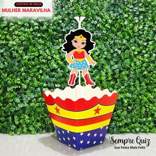 CENTRO DE MESA MULHER MARAVILHA COM CACHEPO GRANDE