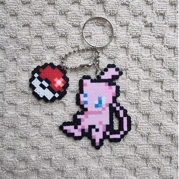 Chaveiro/ Ímã/ Broche Mew - Pokémon - Pixel Art/ Pixel Arte/ Perler Beads/ Hama Beads