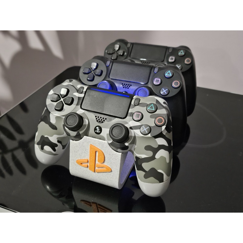 Suporte triplo para PS4 PS5- Várias cores - Organize seus controles! em Oferta na Shopee