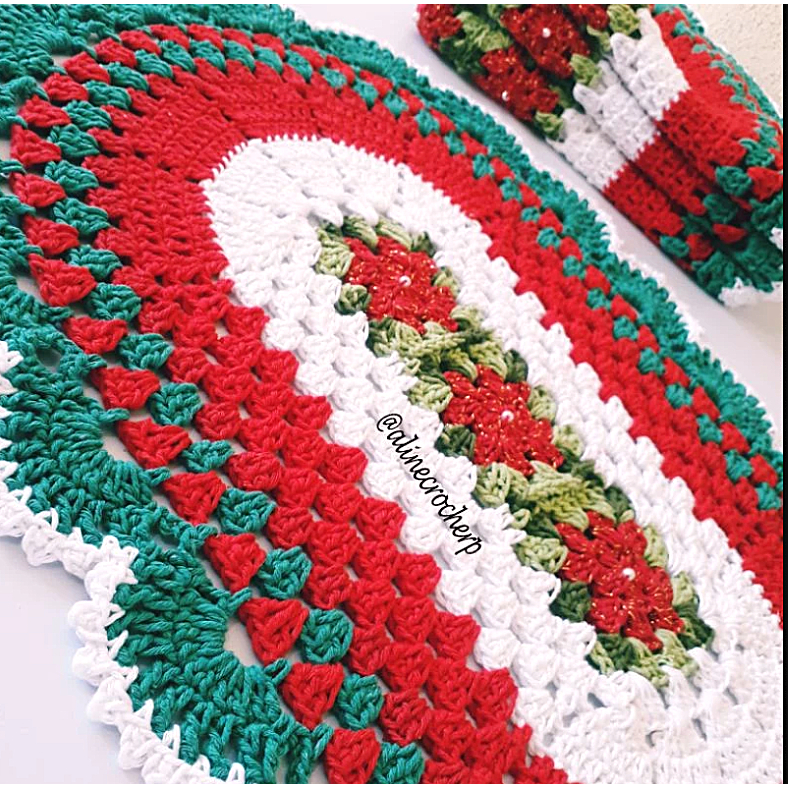 Tapete de Natal em Crochê Oval - Tapete Natalino de Crochê Oval- Tapete Oval com Flores Natal