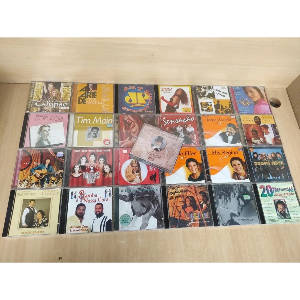 Lote Com 50 Cds Originais Músicas Nacionais E Internacionais
