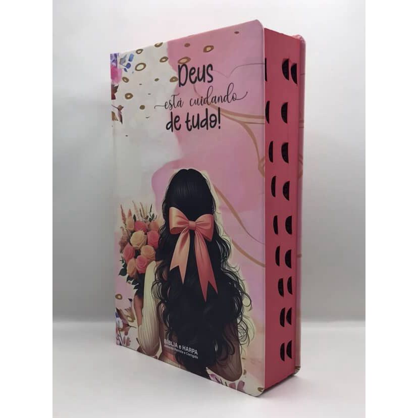 Bíblia Sagrada Tamanho Grande com Harpa Palavras de Jesus em Vermelho Capa Dura Menina Deus está cuidando em Oferta na Shopee