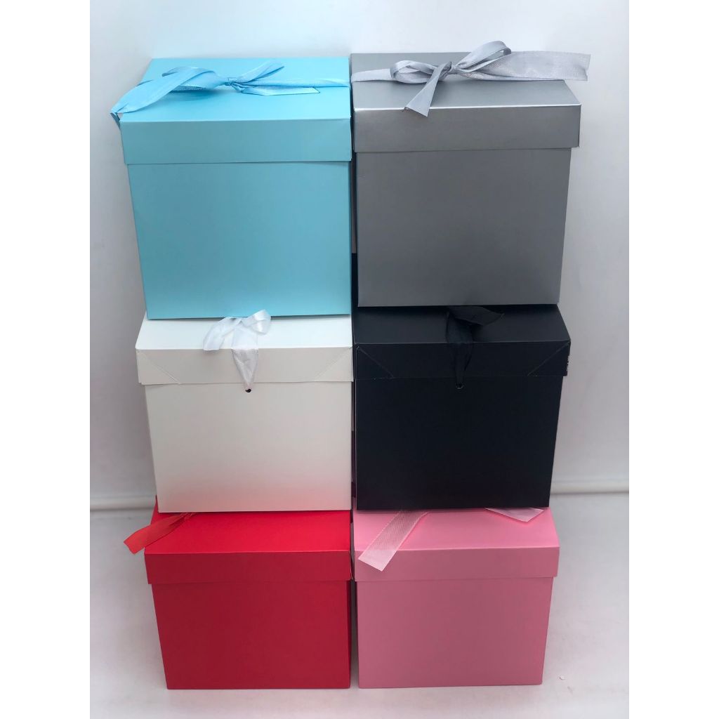 Caixa Presente Lisa com Laço – Cores Sortidas – Tamanhos Pequeno e Grande em Oferta na Shopee