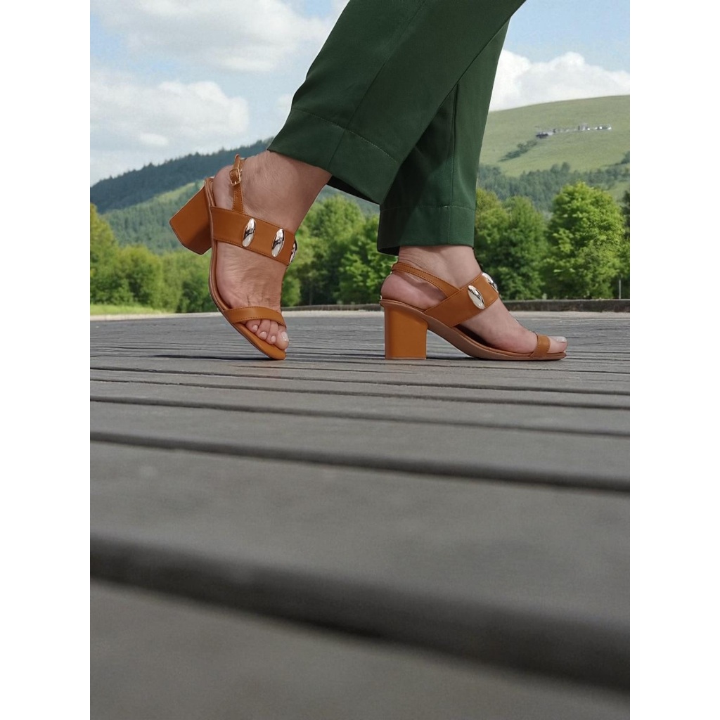 Sandália Feminina Confortável Casual Scarlet Salto Bloco Elegante Chique Passeio Trabalho Caramelo