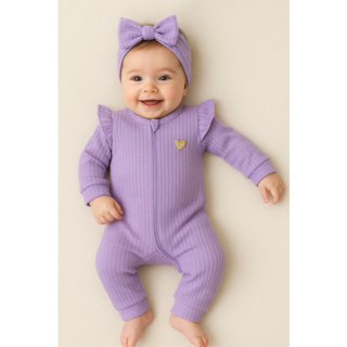 Macacão manga longa bebê menina com laço. Vira pé,fecho com proteção. em Oferta na Shopee