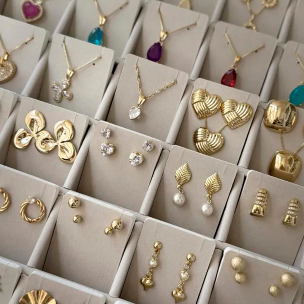 Bandeja Porta Brinco Offwhite Colar Organizador Joias Bijuterias 40 Tags Espaços Kit Conjunto em Oferta na Shopee