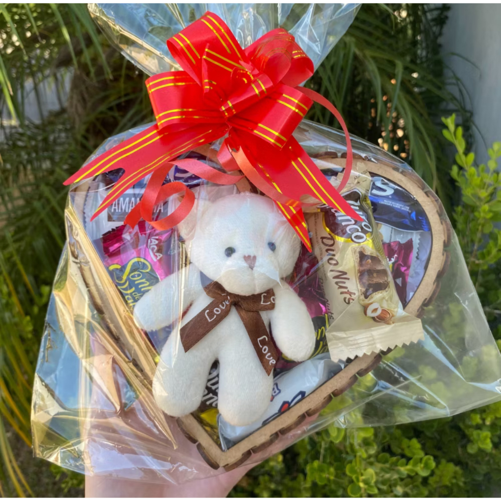 Kit Cesta Chocolate Lacta + Chaveiro de Ursinho Presente / Lembrancinha / Namorados / Páscoa / Dia Das Mães