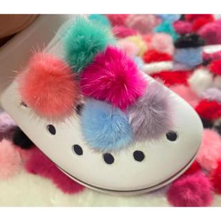 Par (2 Unidades) Pompom Pelinho Delicado Enfeite Para Babuche - Varias Cores em Oferta na Shopee