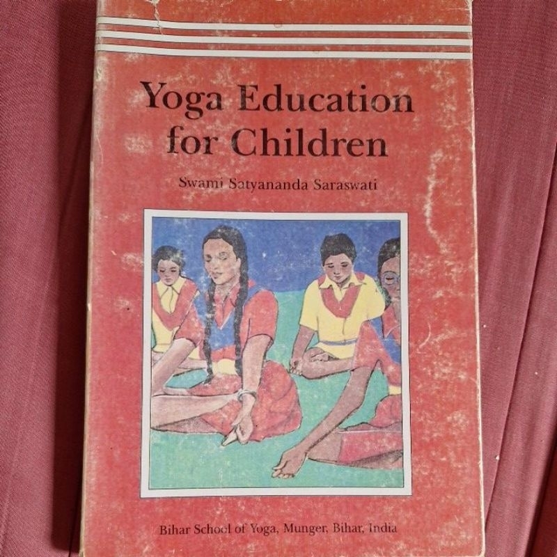 livro importado: Yoga Education for Children