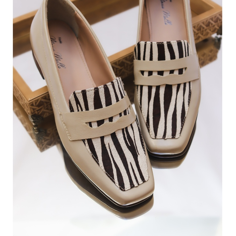 Sapato Social Feminino Couro Legítimo Animal Print com Fivela Elegante e Confortável