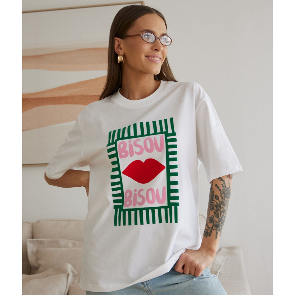 Camiseta Aesthetic Oversized Feminina Branca Estampa Exclusiva Bissou Estilosa Moda Tendencia Blogueira Streetwear