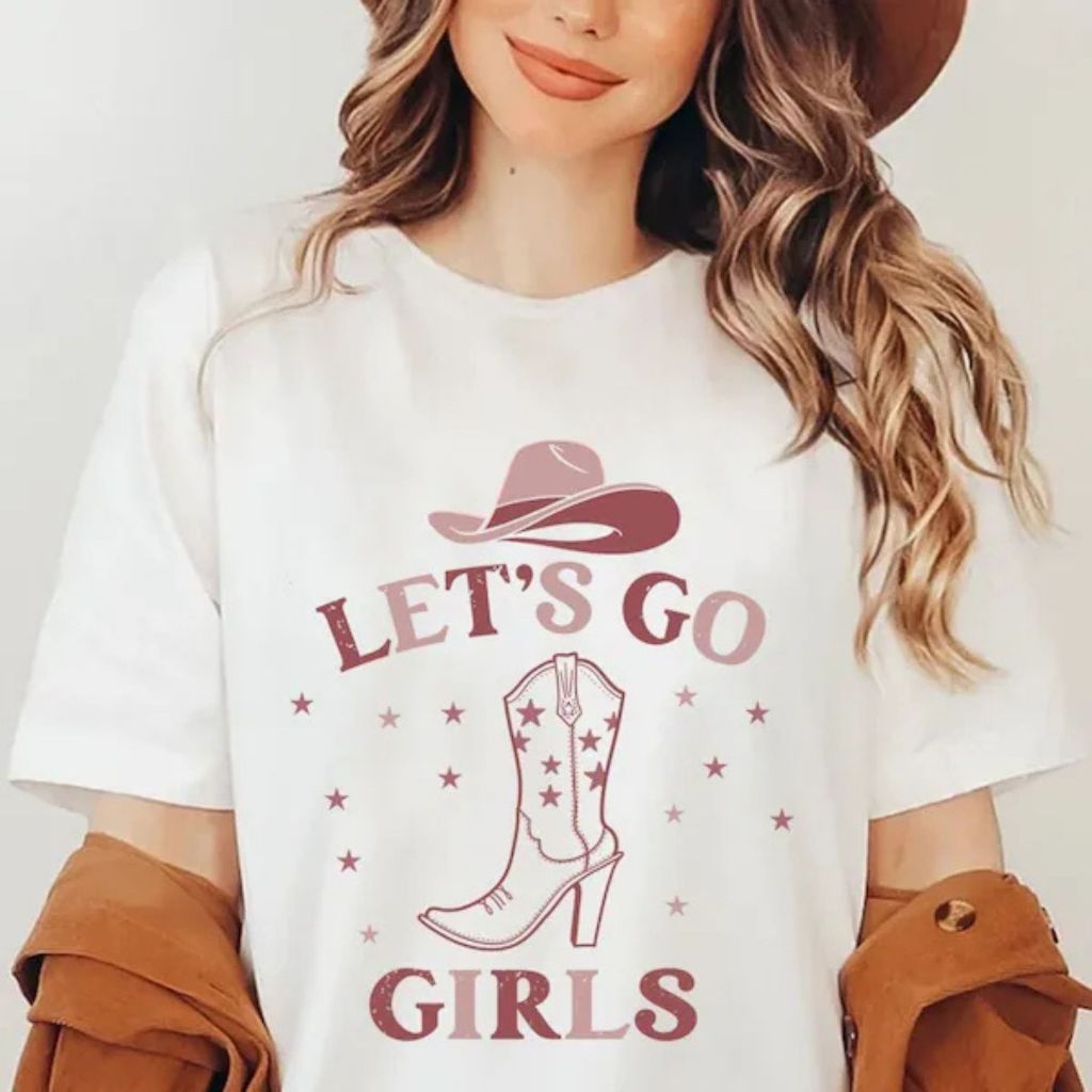Camiseta Feminina Country Oversized LET'S GO GIRLS Bota Country texas Cowgirl Festa de Peão