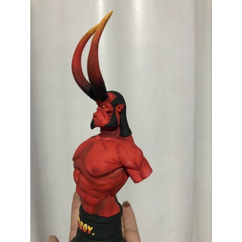 Busto do HellBoy
