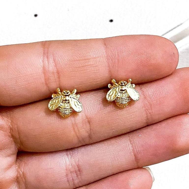 [ SEMI JOIA ] Brincos de Abelha Delicada Moda Banhado Ouro 18k Anti Alérgico Acessórios Femininos