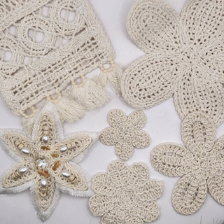 FLORES DE CROCHÊ PARA APLIQUES CRU MODA GERAL ARTESANAL DETALHES em Oferta na Shopee