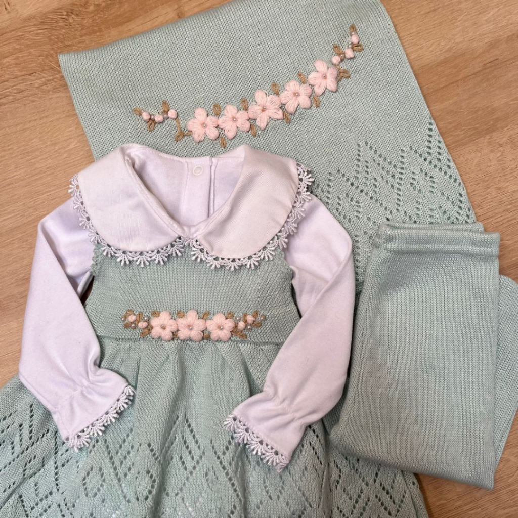 Saída De Maternidade Para Bebê Menina 3 Peças Em Tricot Com Bordado Floral Manual - RN em Oferta na Shopee