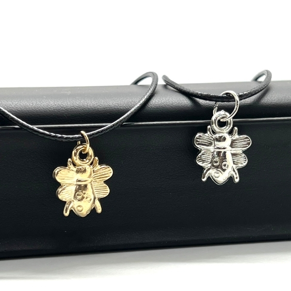 Pingente ABS Abelha 200 Peças Entremeio Artesanato Bijuteria DIY Colares Pulseiras em Oferta na Shopee