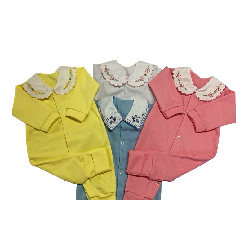 Macacão Bebê Luxo – Gola Bordada + Pé Reversível - Conforto e Elegância