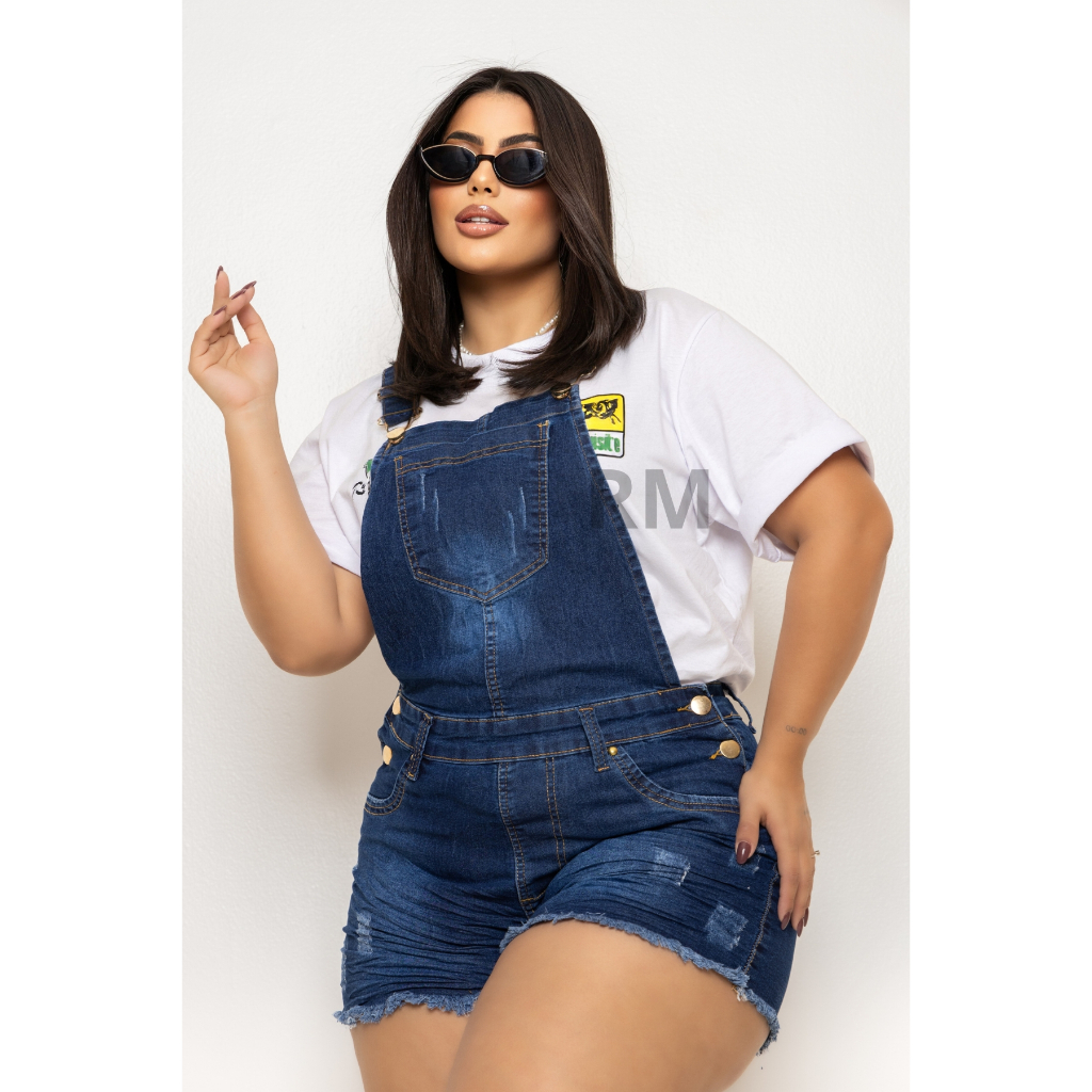 jardineira short jeans feminino plus size com lycra macaquinho