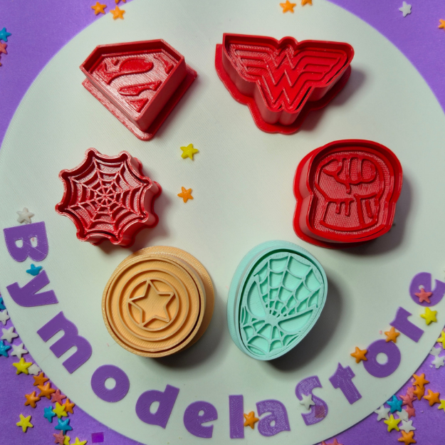 Ejetor Modelador De Doces/Brigadeiro Ejetor Super Heróis Vingadores Liga da Justiça