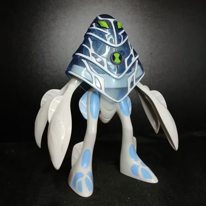 Boneco Ben 10 Ultimate Alien Anfíbio DNA Alien Heroes Original Bandai - Importado