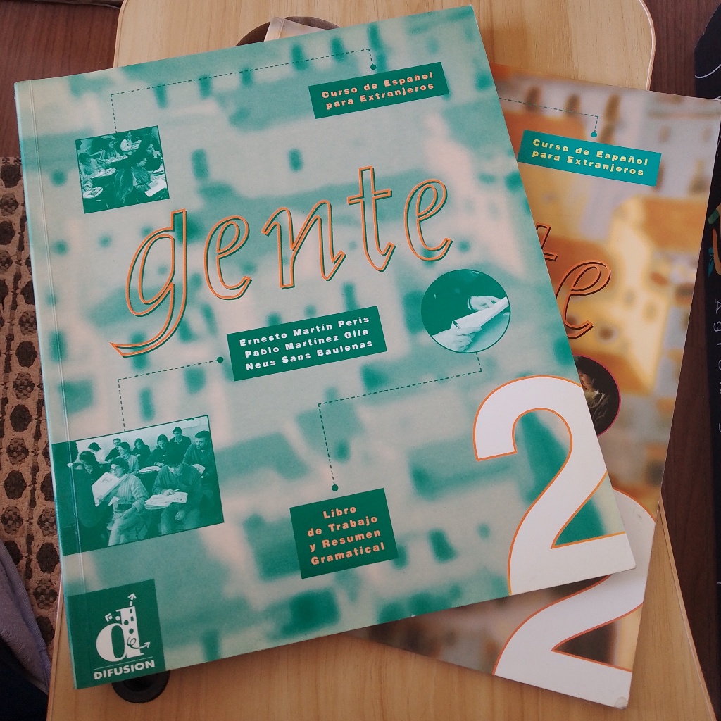 Livros - 2 volumes - curso de espanol para extranjeros - livro do aluno e livro de trabalho e resumo gramatical