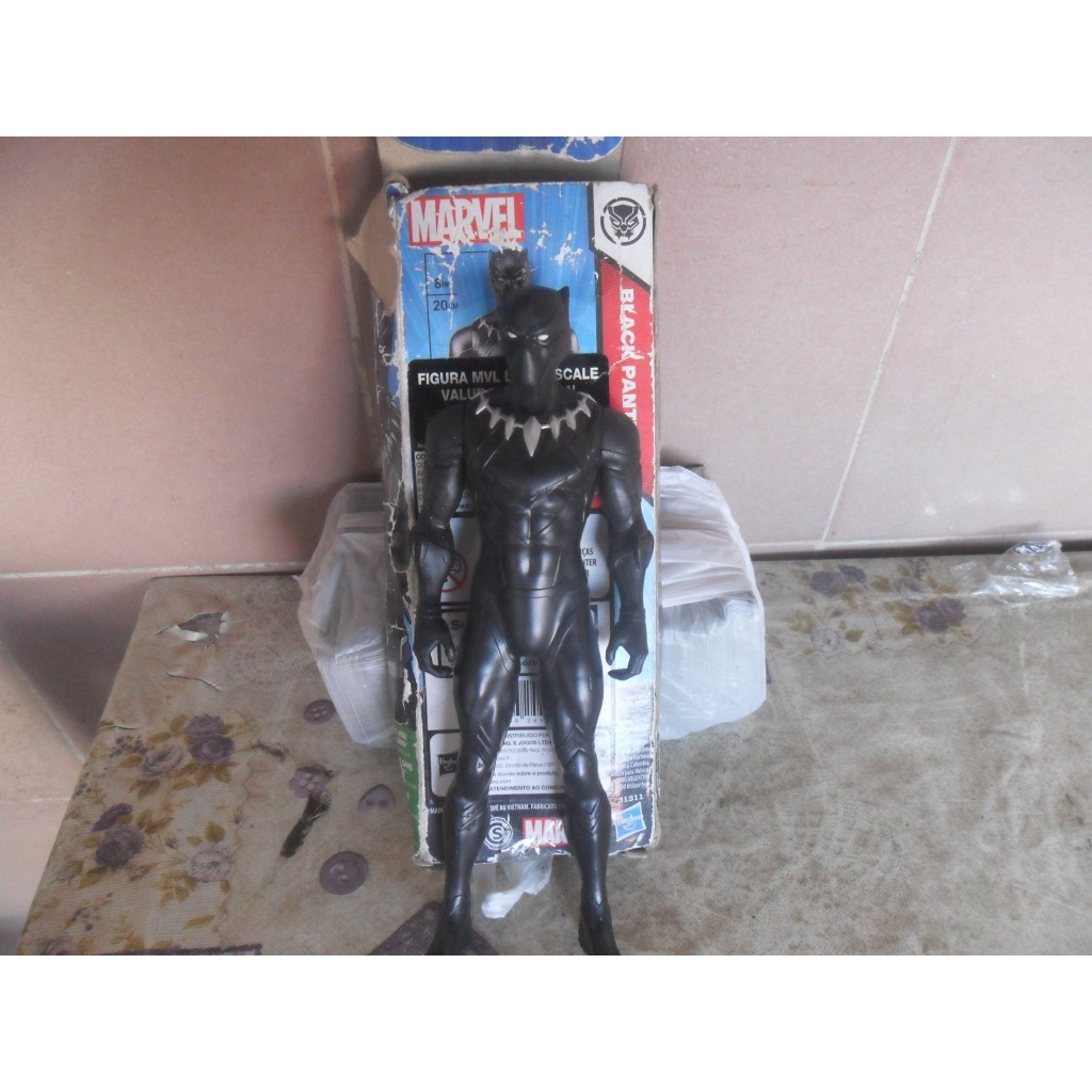 Boneco Pantera Negra - caixa desgastada conforme fotos