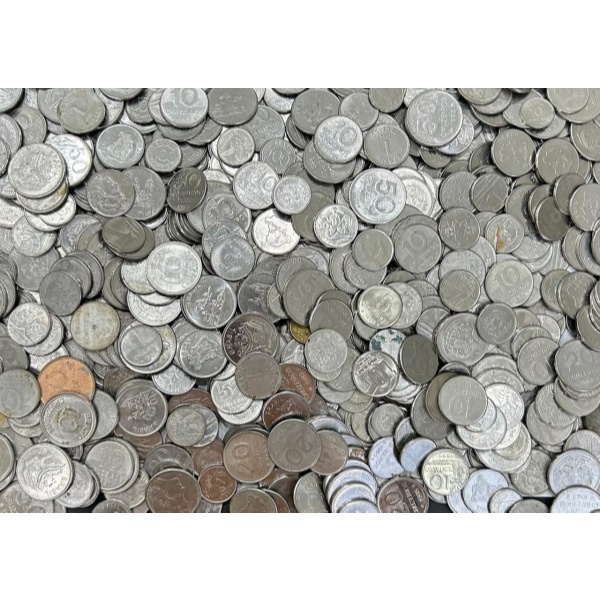 1KG de moedas antigas de aço são mais de 200 moedas