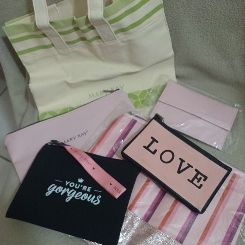 Bolsas, carteiras, sacolas, necesseire, acessórios mary kay