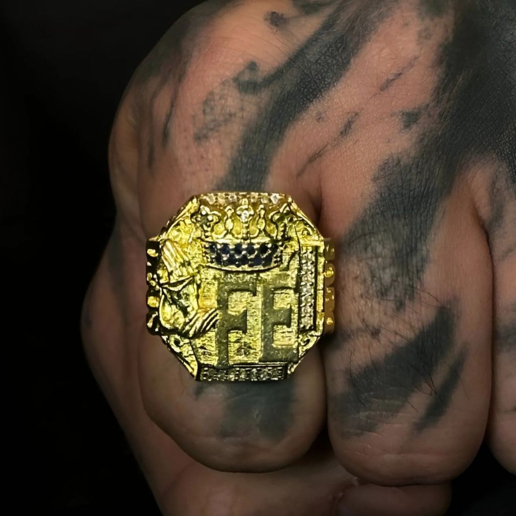 Anel Dedeira  Ajustavel Moeda Antiga Fé Jesus Cristo Proteção Amem Cravejado Ouro 18k Masculino