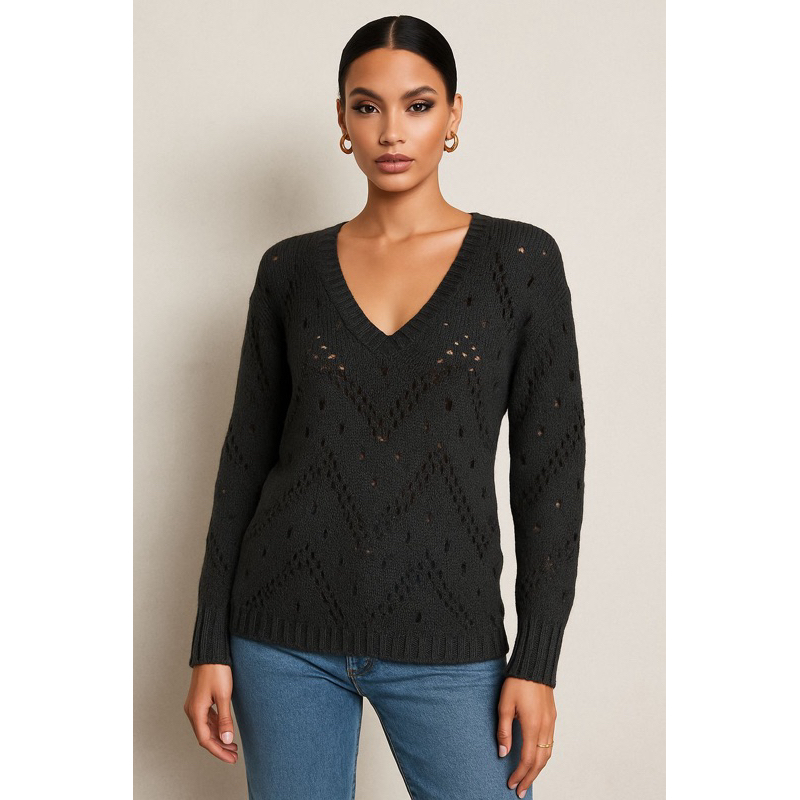 Blusa Feminina em Tricô Vazado. Estilo Furadinha, Moderna e Leve para Meia-Estação. Tricot Feminino Casual de Malha