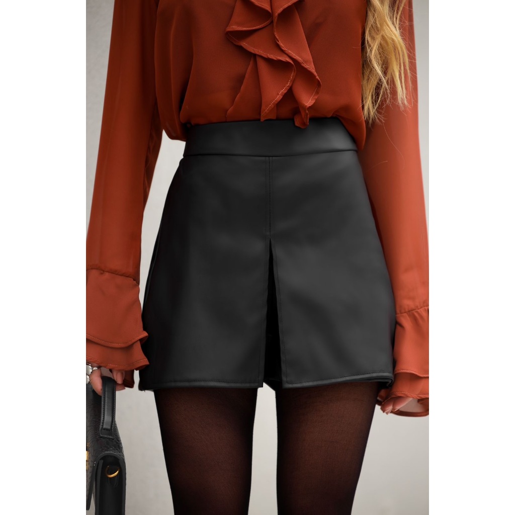 Short-Saia Feminino Preto Couro Ecológico com Fenda Frontal