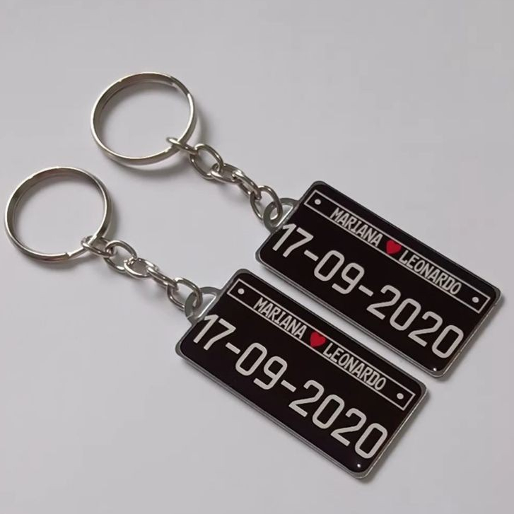 2 Chaveiros Personalizados Namorados,Casal,Placa - Preta Antiga Frente e Verso em Oferta na Shopee