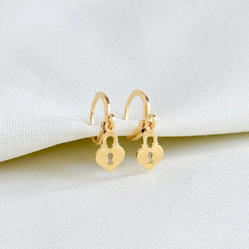 Brinco de Argola Feminino Cadeadinho Cadeado Delicado Banhado a Ouro 18k ou Prata Anti Alérgico
