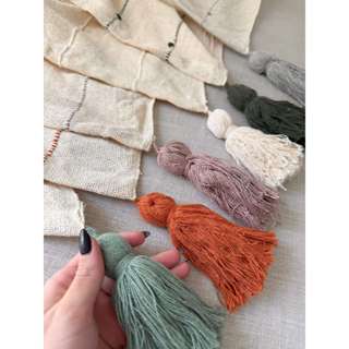 Manta Decorativa Pompom Sofá Sala Cama Peseira Boho Chic 180x120cm em Oferta na Shopee