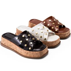 Sandália Feminina Lumiss Flatform Tachas Rebite Dourado Cortiça Confortável