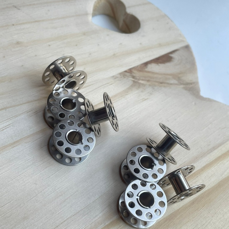 Bobina Alta Doméstica em METAL para Máquina de Costura em Oferta na Shopee