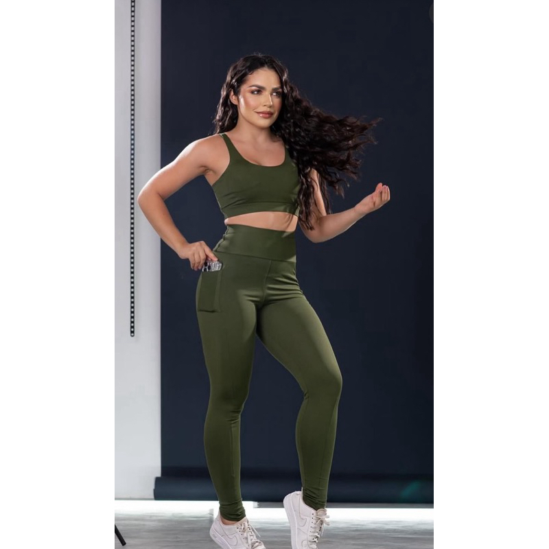 Conjunto Fitness Feminino Academia Top e Legging com Bolso Lateral Cos alto Poliamida Zero Transparência