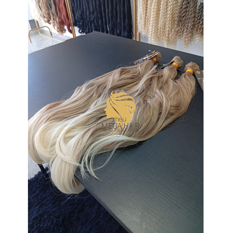 Aplique de Cabelo na Tela Mega Hair Natural Fibra Russa Ondulado Loiro Perolado Luzes 50cm Premium Bella Hair