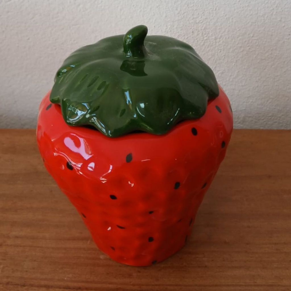 Bowl Tigela Pote com Tampa Para Armazenar Alimento Cerâmica Morango do Amor