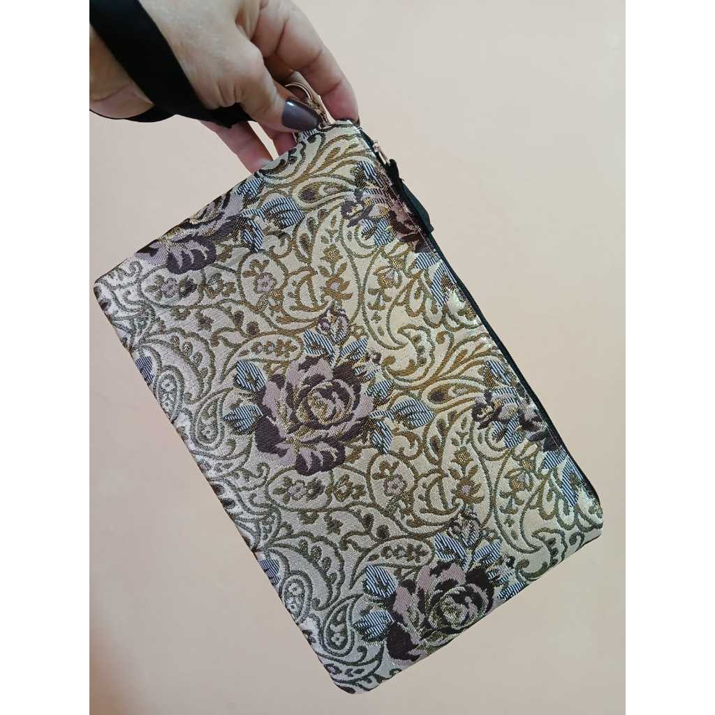Carteira de mão - Clutch feminina - Porta celular com bolso interno ou externo
